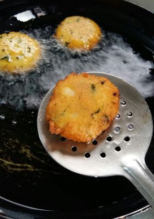 A picture of Poha vada.