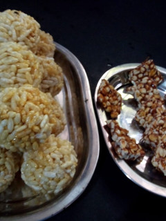 મમરા ના લાડવા (Mamra ladoo Recipe in Gujarati) રેસીપી મુખ્ય ફોટો