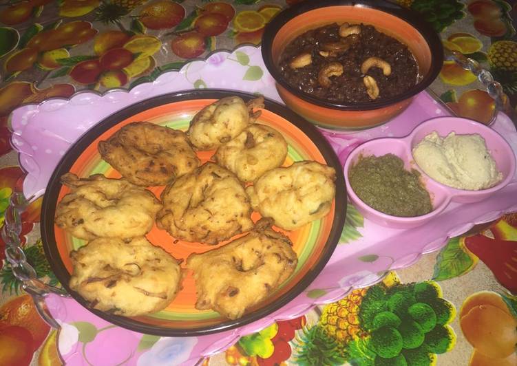 Three spices cabbage urad dal vadai