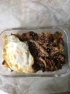 牛丼便當 的食譜成品照片