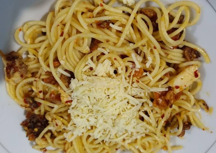 Langkah Mudah untuk Membuat Spaghetti aglio olio yang Enak Banget