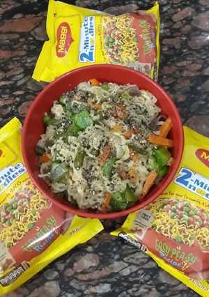 ভেজ ম্যাগি নুডলস (veg maggi noodles recipe in Bengali) রেসিপির প্রধান ছবি