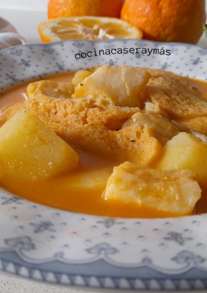 Una foto de Sopas cachorreñas -con bacalao y naranja amarga-