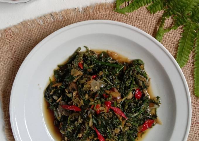 Resep Tumis Daun Pakis Oleh Manda Evie Cookpad