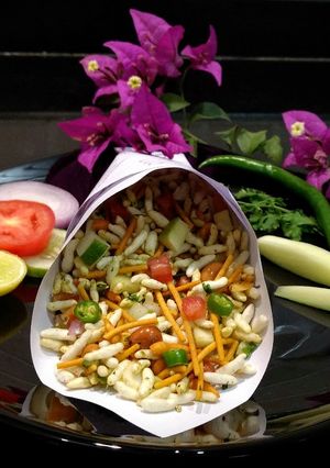 A picture of Jhala Mudhi / Spicy Puffed Rice.