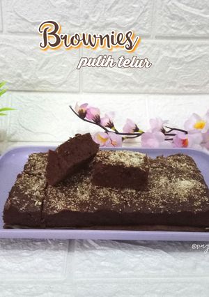Foto resep Brownies Putih Telur Topping Kelapa