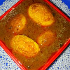 A picture of Egg korma.