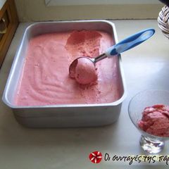 A picture of The best strawberry granita.