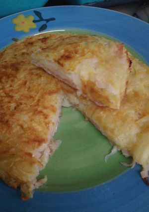 Una foto de Tortilla de papas roasty rellena sin huevo