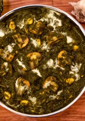 A picture of Garlicky Spinach Mushroom.