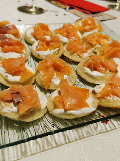 Une photo de Toast blinis saumon fumé