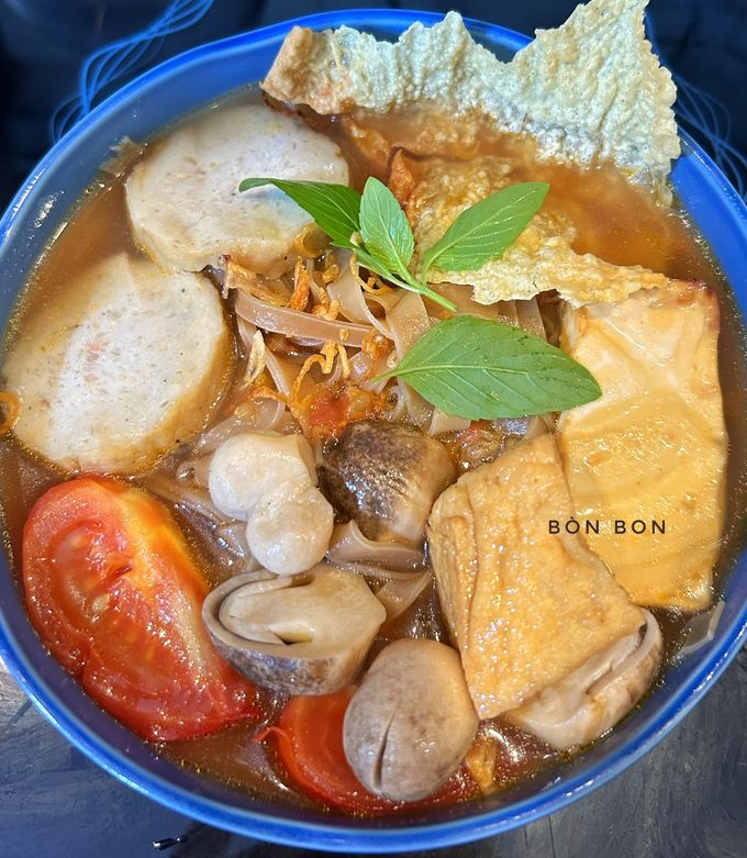 Hình của món Bánh Đa Đỏ Nấu Chay.