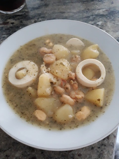 Una foto de Patatas en salsa verde