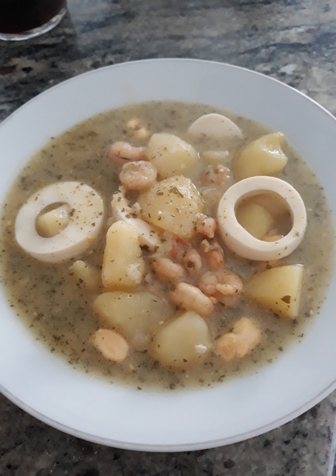 Una foto de Patatas en salsa verde