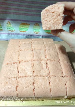 Foto resep Bolu Susu Strawberry Kukus Lembut 3 Telur