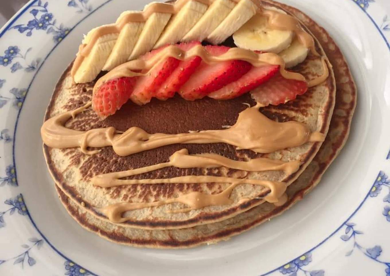 Delicioso desayuno (pancakes de avena)