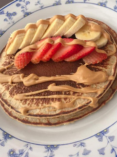 Una foto de Delicioso desayuno (pancakes de avena)