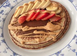 Una foto de Delicioso desayuno (pancakes de avena)