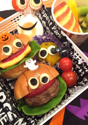 A picture of Easy Halloween Sandwich Bento.