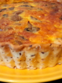 Una foto de Quiche de pollo con verduras