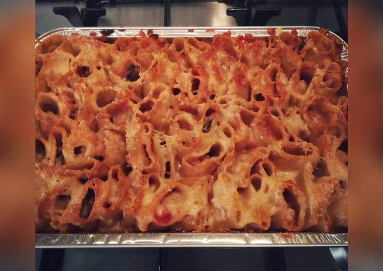 Paccheri ripieni con sugo di salsiccia