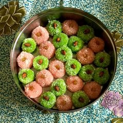 A picture of Coconut ladoo (instant recipe).