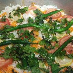 A picture of Chicken biryani.
