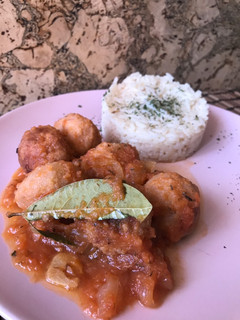 Una foto de Albóndigas de pavo en salsa de tomate 🍅