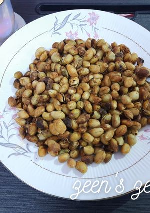 A picture of Olive Oil roasted Green Chickpeas.