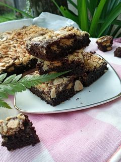 Foto resep Fudgy Brownies (with almond crumble)