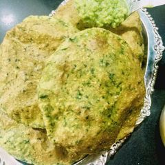 A picture of Palak ki puri.
