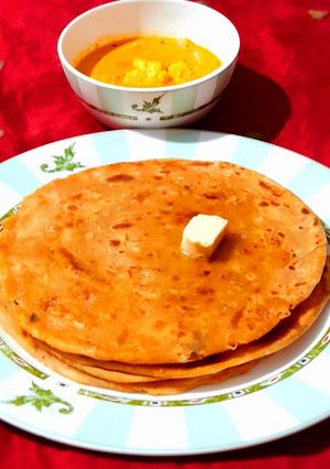 A picture of Paneer Lachha Paratha.