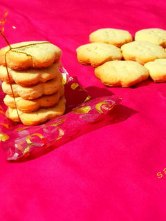 A picture of Cardamom Button Cookies.