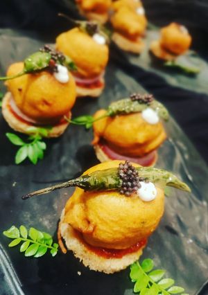A picture of Mini Vada bites.