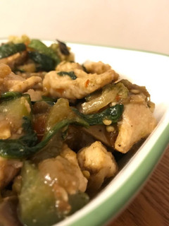 Una foto de Salteado de verduras con Pollo 100% Keto