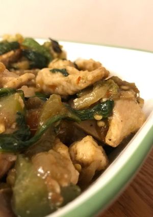 Una foto de Salteado de verduras con Pollo 100% Keto
