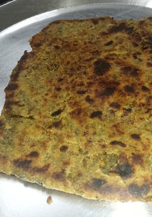 मेथी आलू पराठा(aloo methi paratha recipe in hindi) रेसिपी मुख्य फोटो