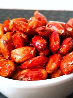 A picture of Candied almonds.