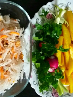 عکسی از دستور خوراک مرغ وسیب زمینی با سالاد ترب