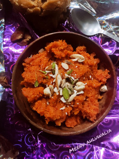 गाजर का हलवा (gajar ka halwa recipe in Hindi) रेसिपी मुख्य फोटो