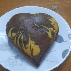 A picture of Cocoa & Vanilla Tea Cake.