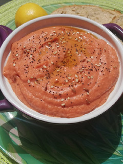 Una foto de Hummus de remolacha 💮