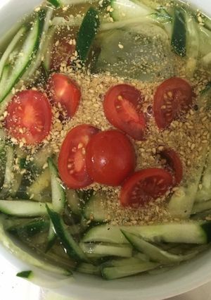 Hình của món Canh dưa chuột lạnh (오이냉채).