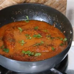 A picture of Soya chaap gravy.