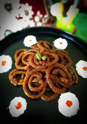বাসি রুটির জিলিপি (basi rootir jilipi recipe in Bengali) রেসিপির প্রধান ছবি