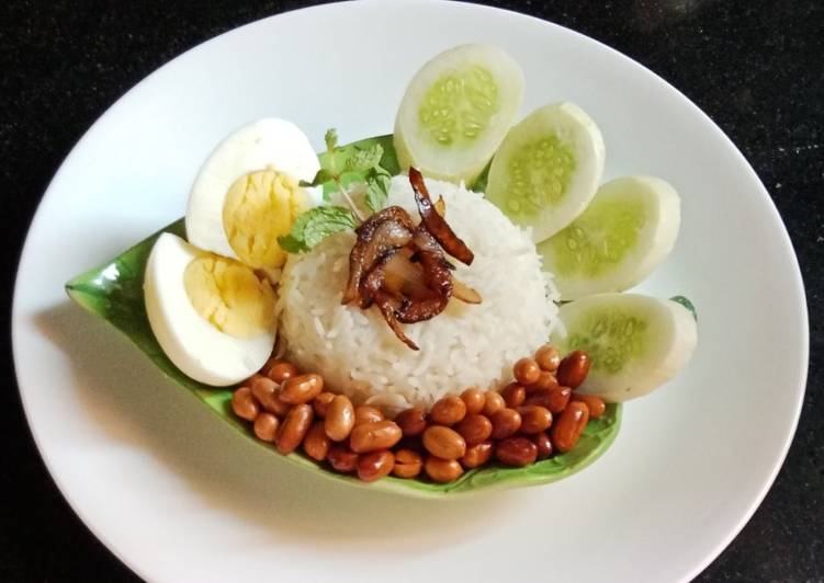Simple Way to Make Homemade Nasi Lemak/ Malaysian rice