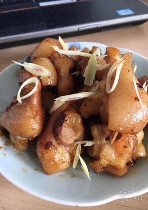 Hình của món Móng giò xào chua cay.