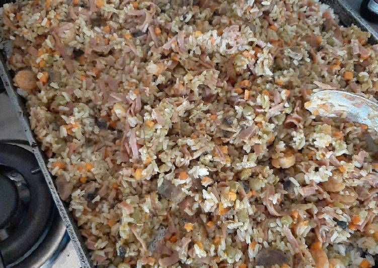 Arroz con champiñones y camarón