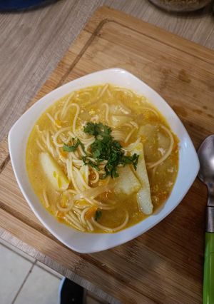 Una foto de Sopa de fideos con papas