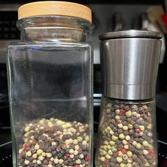 A picture of Lucky 7 Peppercorn Blend.